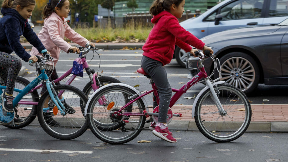 Children on C4 cycle lane