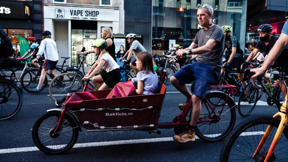 LCC protest ride child in cargo bike cycling with family