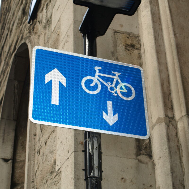 Cycle contraflow traffic sign